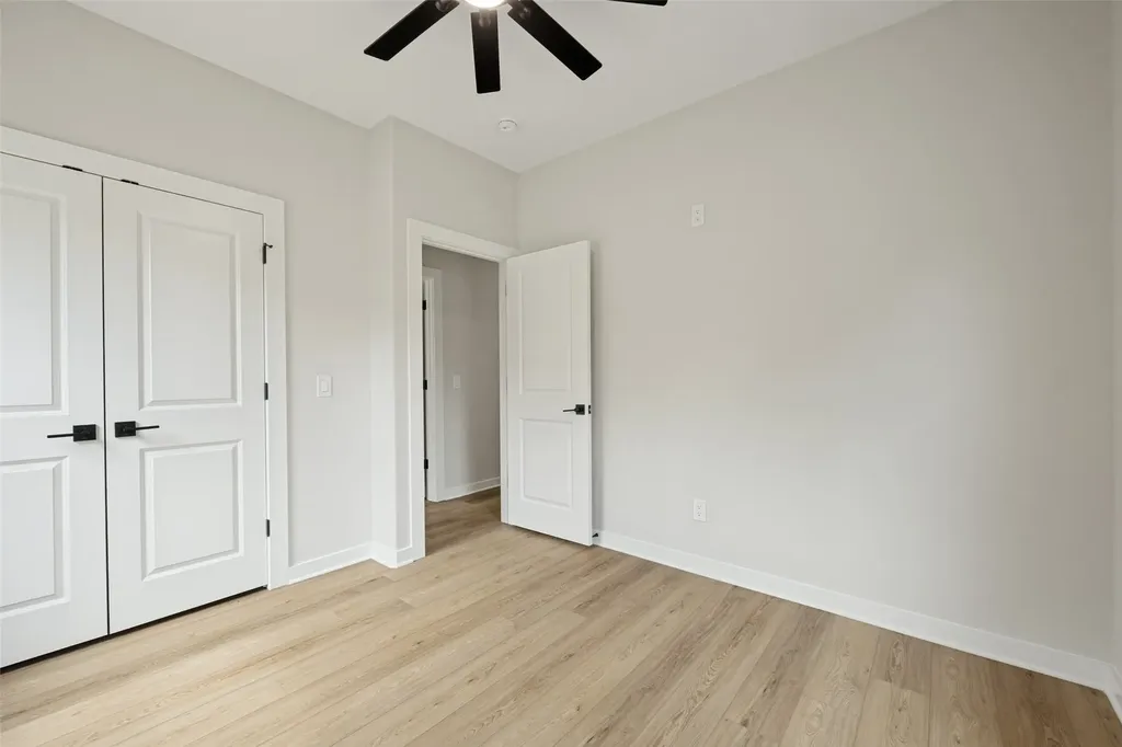 216 W Cardinal Ector TX 75439