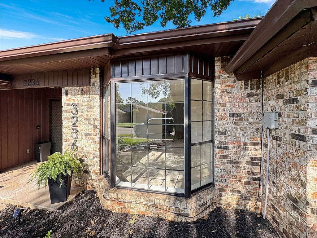 3236 Pearl Street Bedford TX 76021