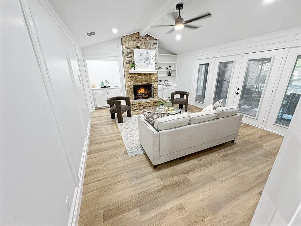 3236 Pearl Street Bedford TX 76021