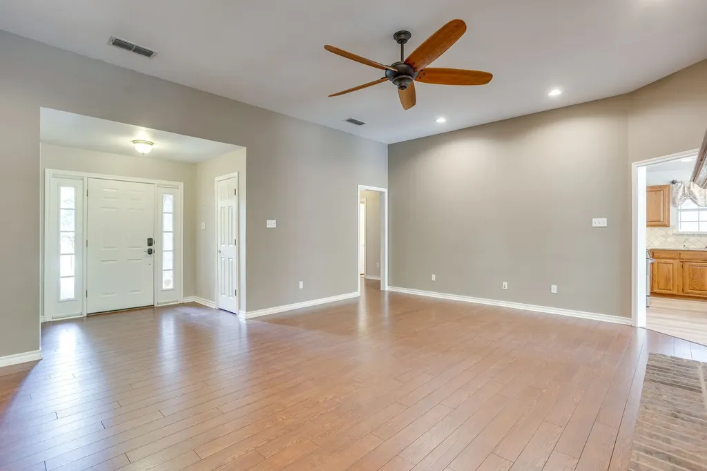 425 Hillside Drive Aledo TX 76008
