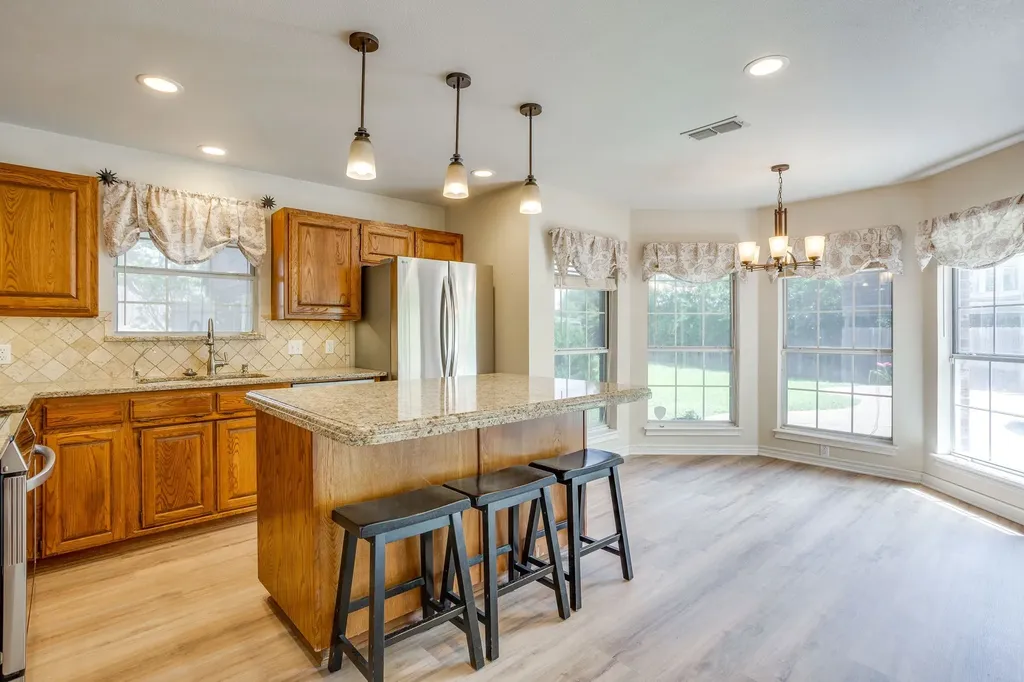 425 Hillside Drive Aledo TX 76008