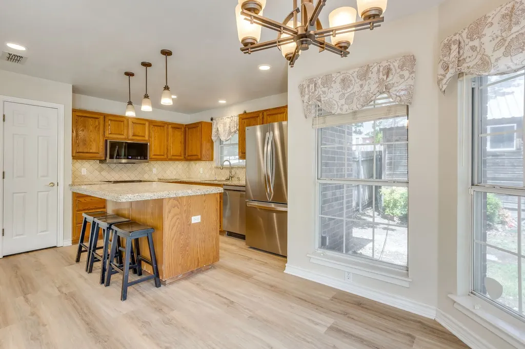 425 Hillside Drive Aledo TX 76008