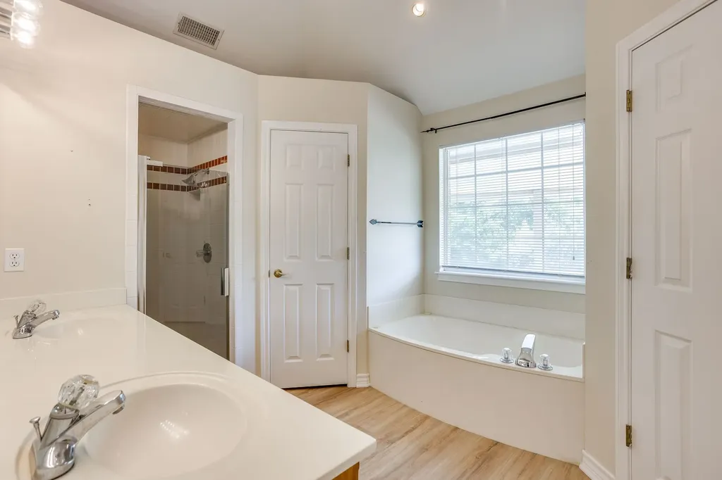 425 Hillside Drive Aledo TX 76008