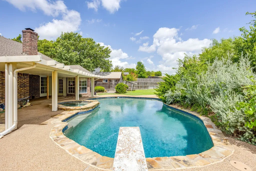 425 Hillside Drive Aledo TX 76008