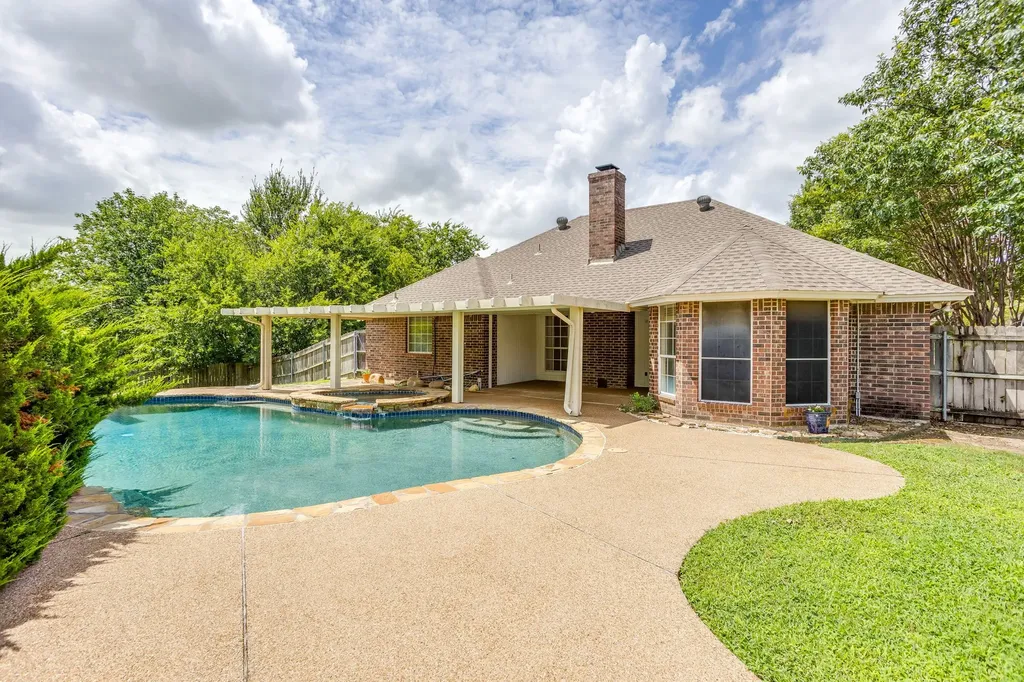 425 Hillside Drive Aledo TX 76008