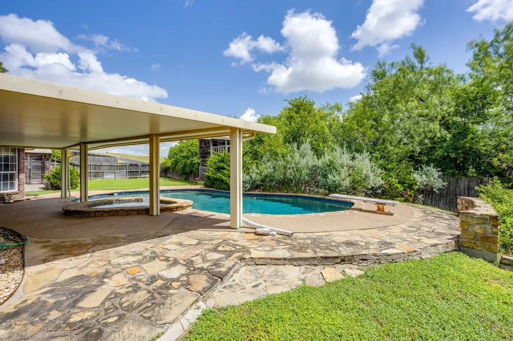 425 Hillside Drive Aledo TX 76008