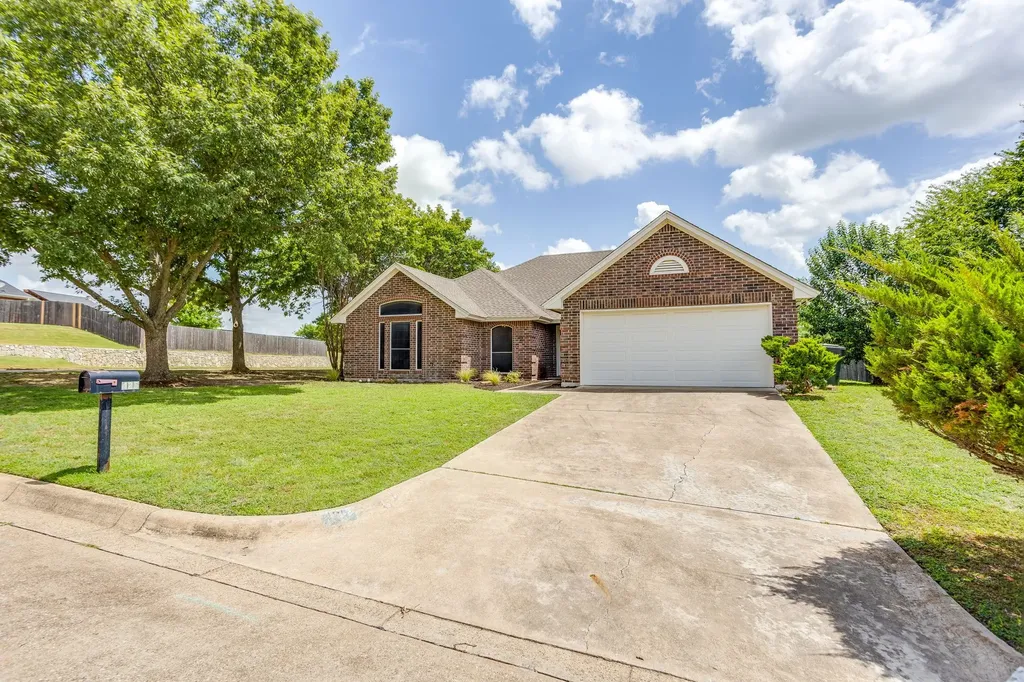 425 Hillside Drive Aledo TX 76008