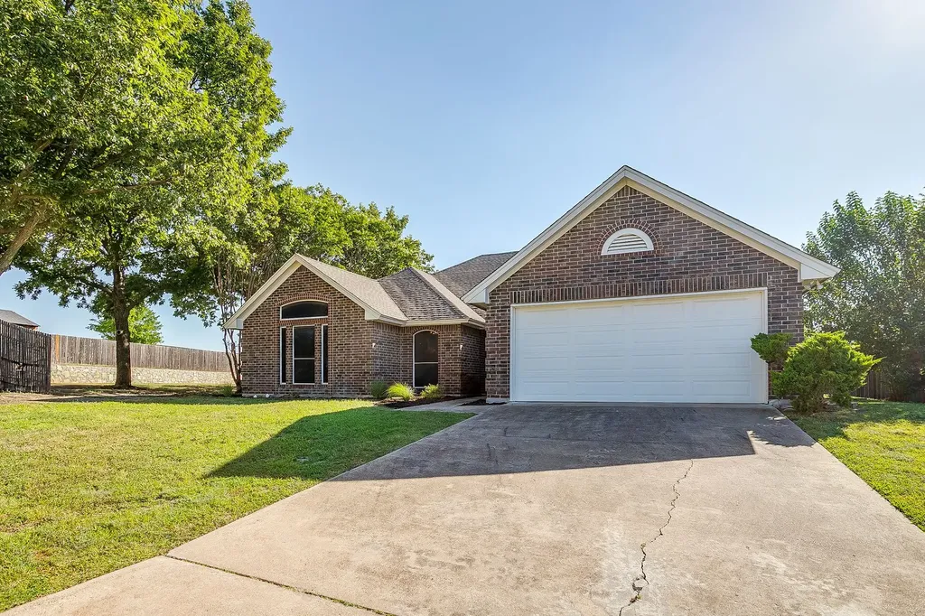 425 Hillside Drive Aledo TX 76008