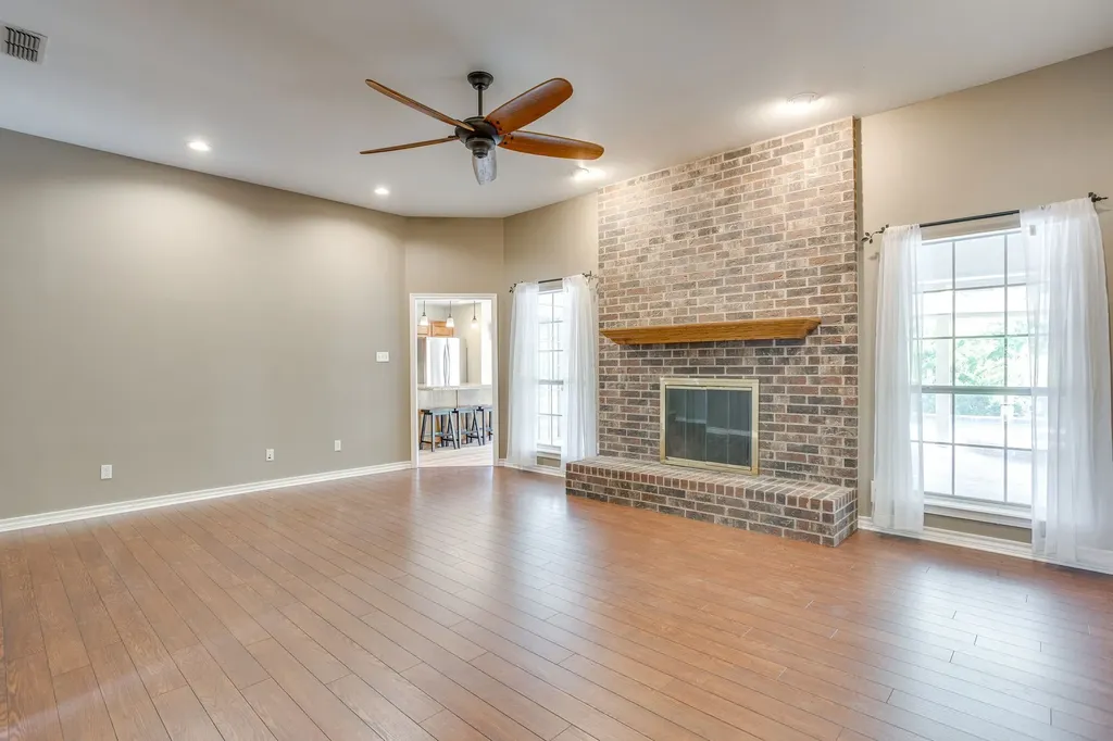 425 Hillside Drive Aledo TX 76008