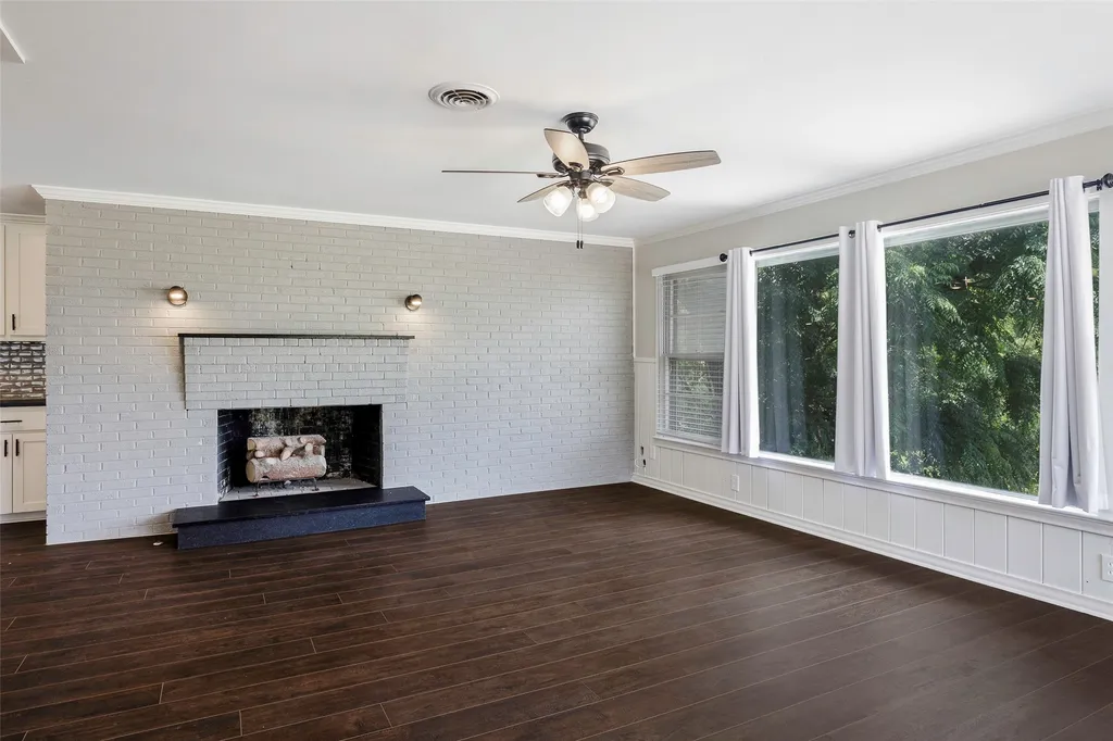 2323 Sutter Street Dallas TX 75216
