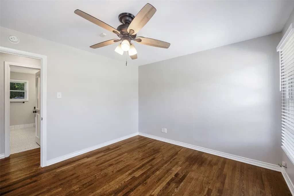 2323 Sutter Street Dallas TX 75216