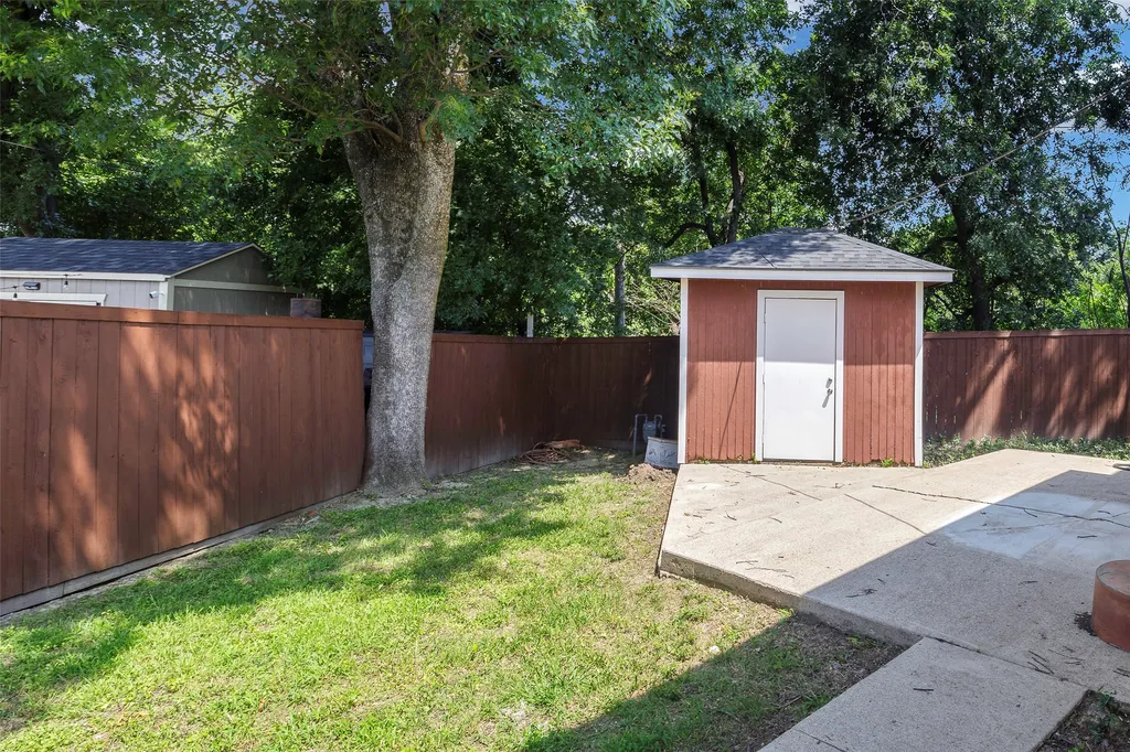 2323 Sutter Street Dallas TX 75216