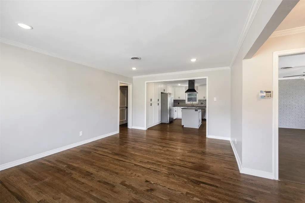 2323 Sutter Street Dallas TX 75216