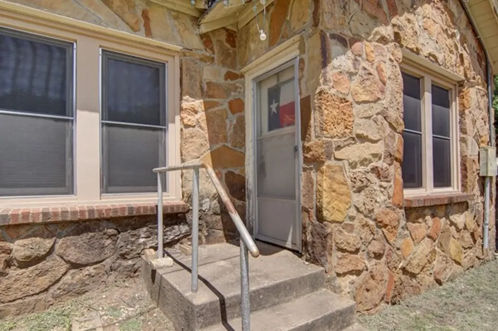306 Cedar Street Palo Pinto TX 76484