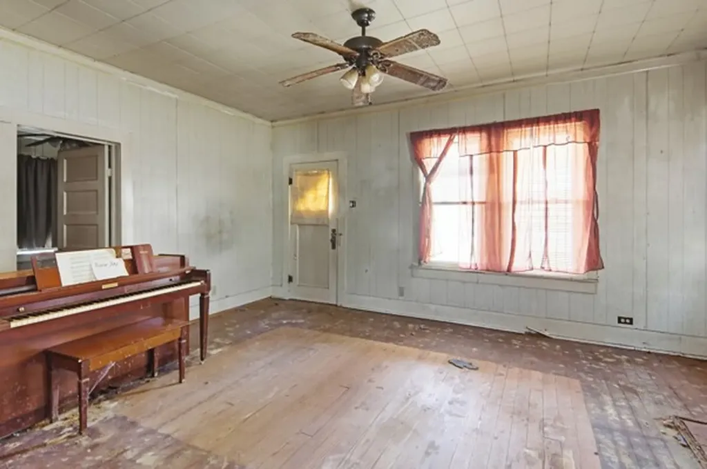 306 Cedar Street Palo Pinto TX 76484