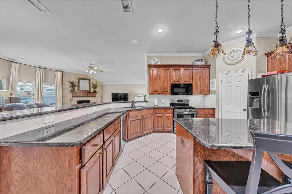 404 Bryn Mawr Lane Van Alstyne TX 75495