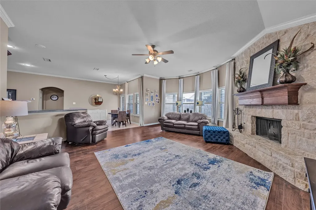 404 Bryn Mawr Lane Van Alstyne TX 75495