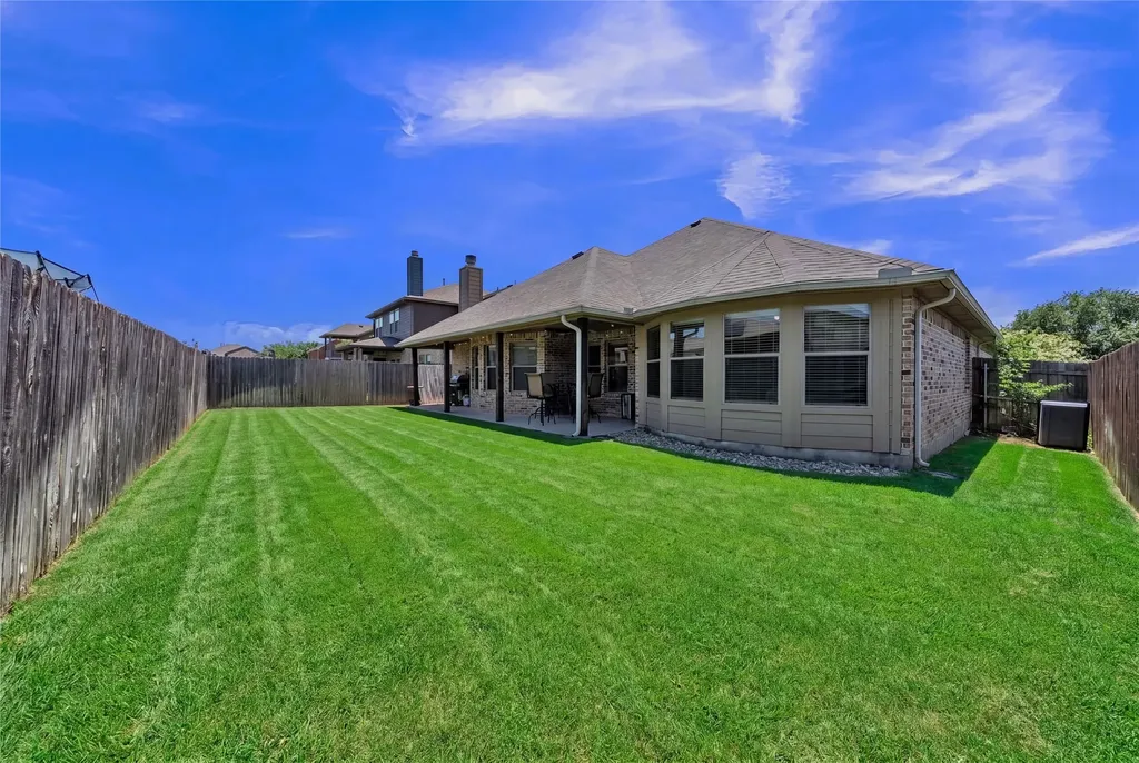 404 Bryn Mawr Lane Van Alstyne TX 75495