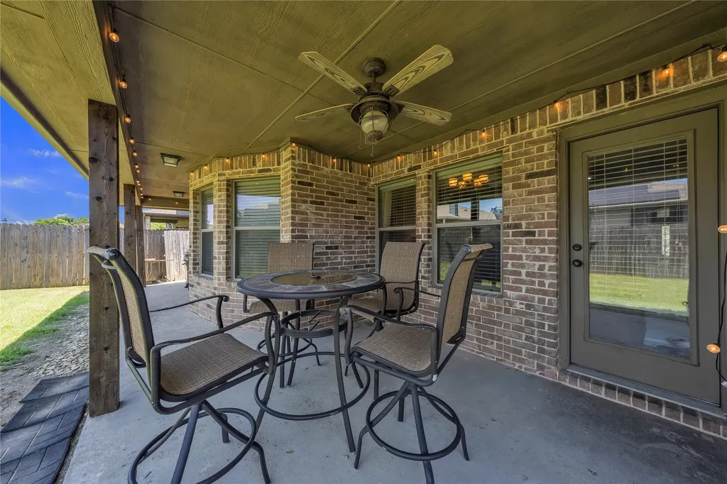 404 Bryn Mawr Lane Van Alstyne TX 75495