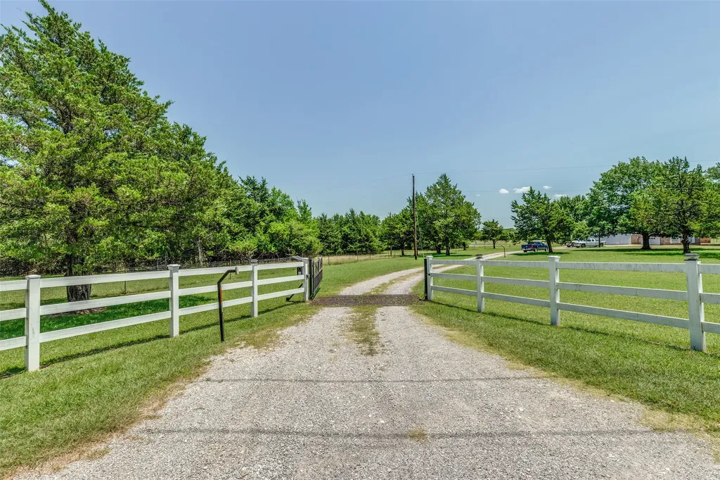 76 Spout Springs Road Pottsboro TX 75076