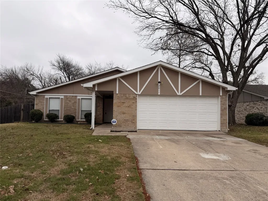 2011 Lavon Creek Lane Arlington TX 76006
