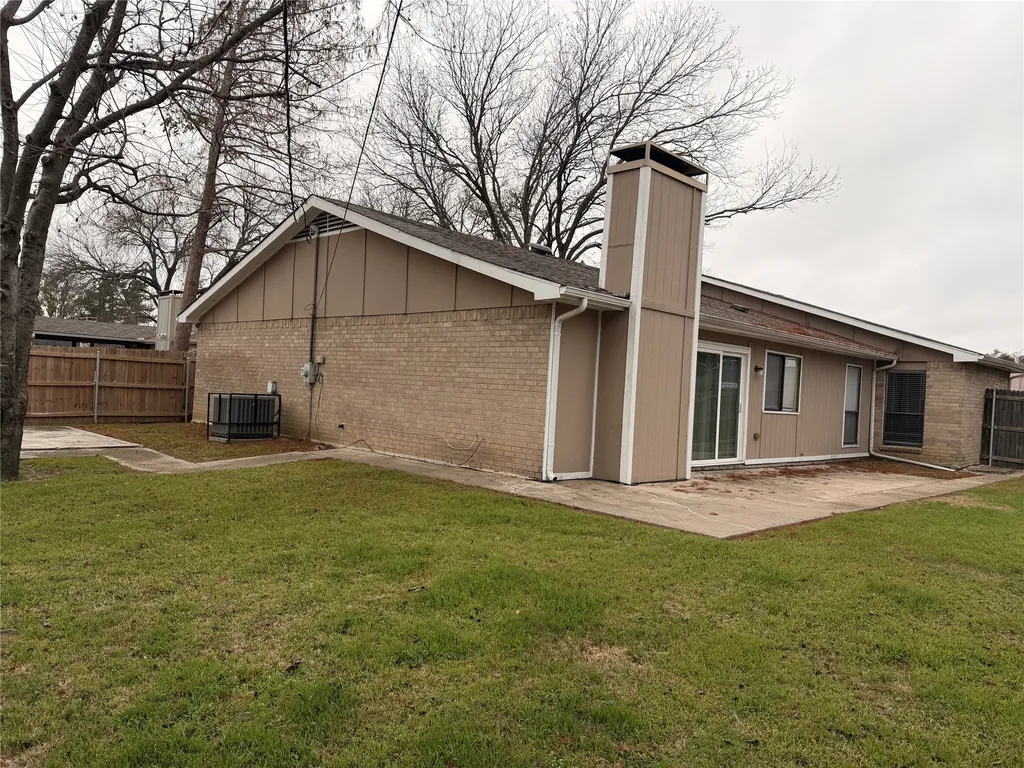 2011 Lavon Creek Lane Arlington TX 76006