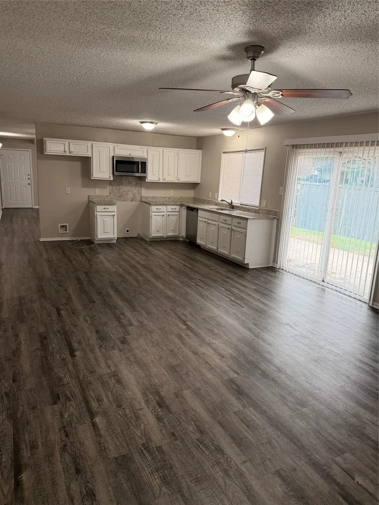 2011 Lavon Creek Lane Arlington TX 76006
