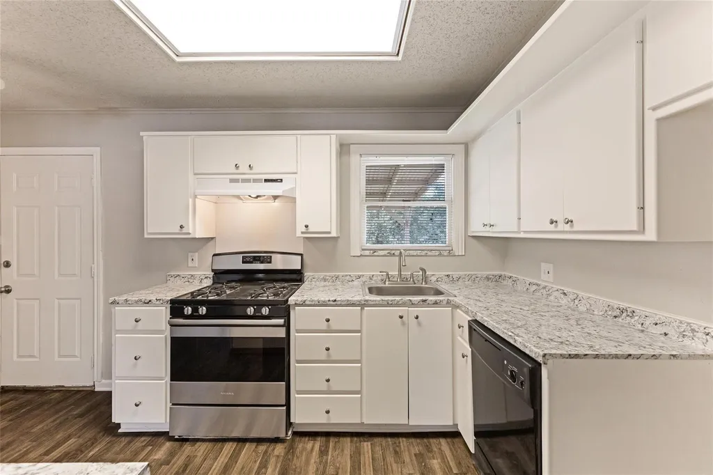 4713 Laverda Drive Haltom City TX 76117