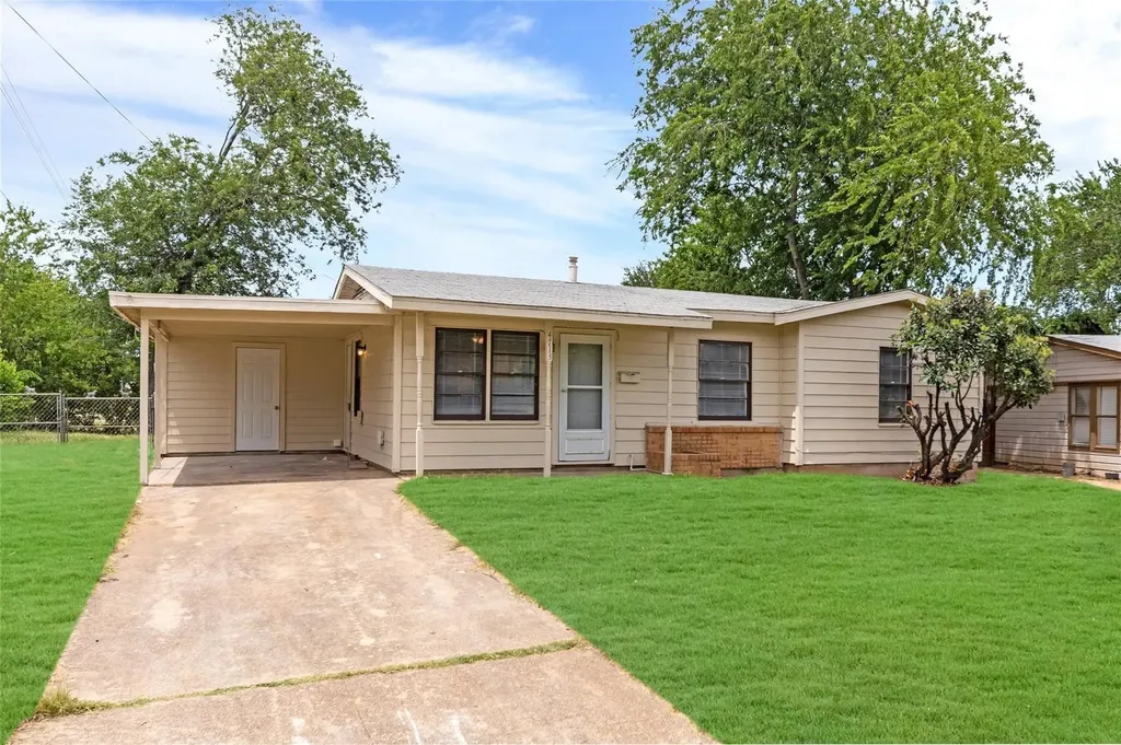 4713 Laverda Drive Haltom City TX 76117
