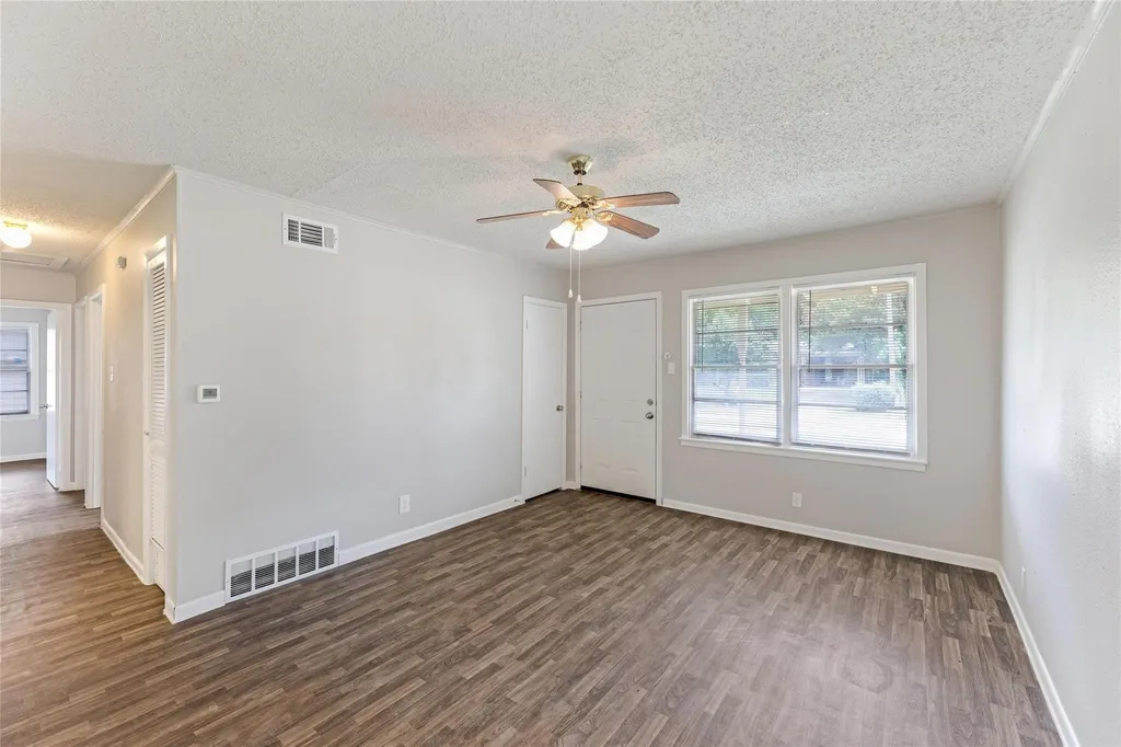 4713 Laverda Drive Haltom City TX 76117