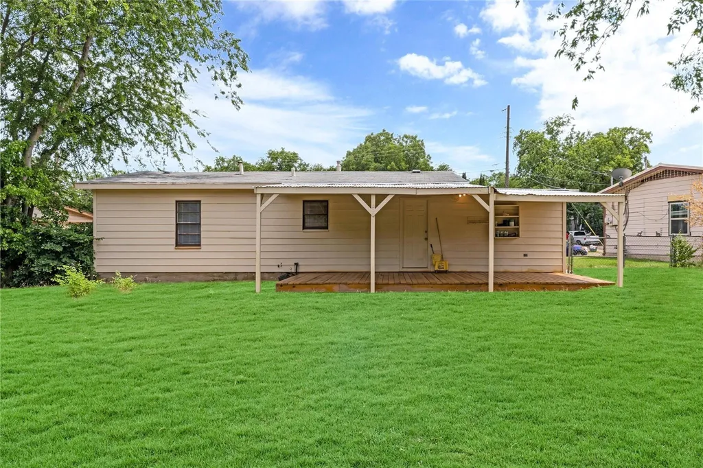 4713 Laverda Drive Haltom City TX 76117