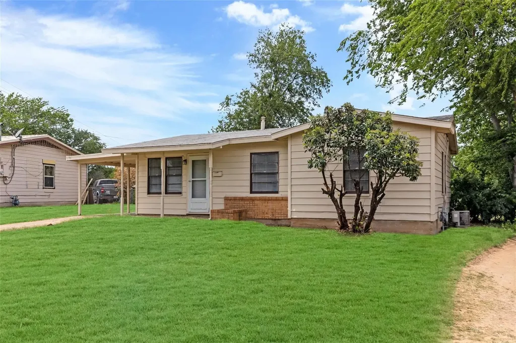 4713 Laverda Drive Haltom City TX 76117