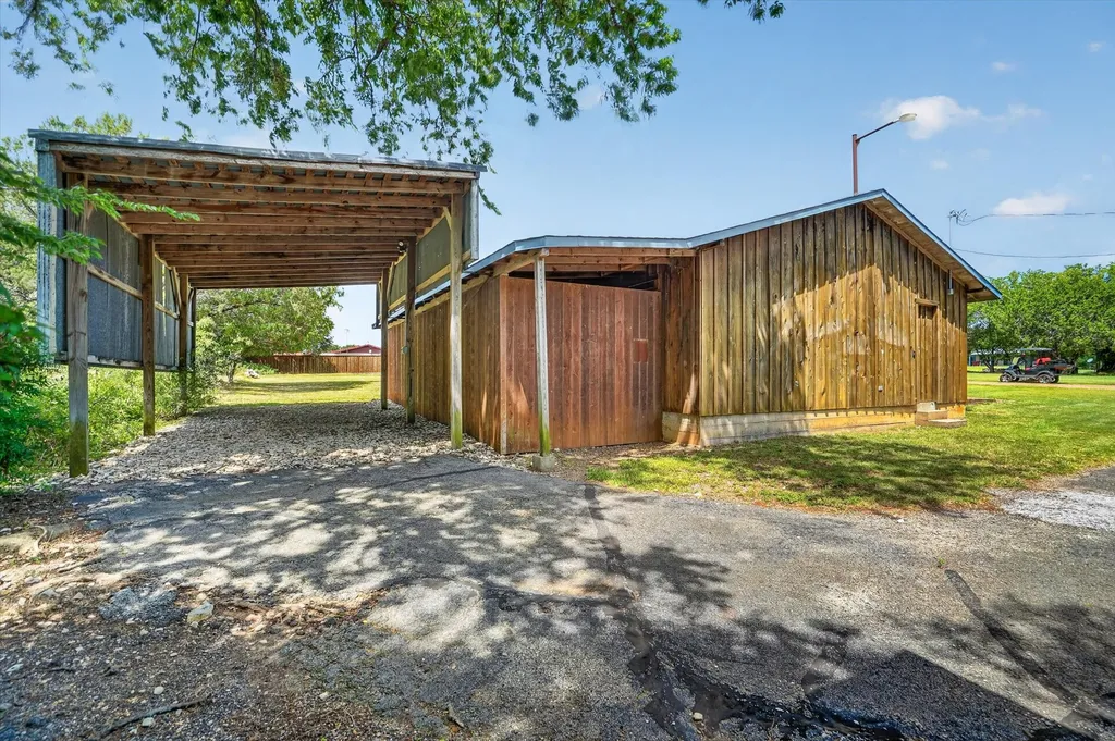 418 County Road 1627 Clifton TX 76634