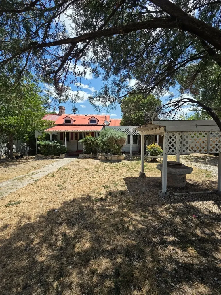 505 S Main Street Lampasas TX 76550