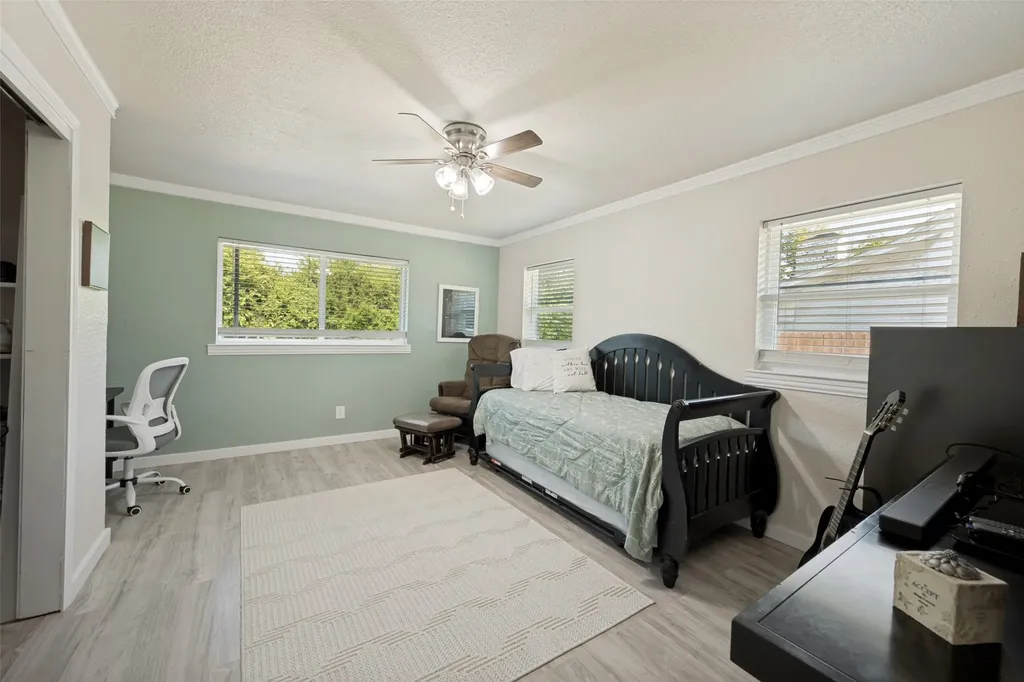 4708 Holiday Lane E North Richland Hills TX 76180