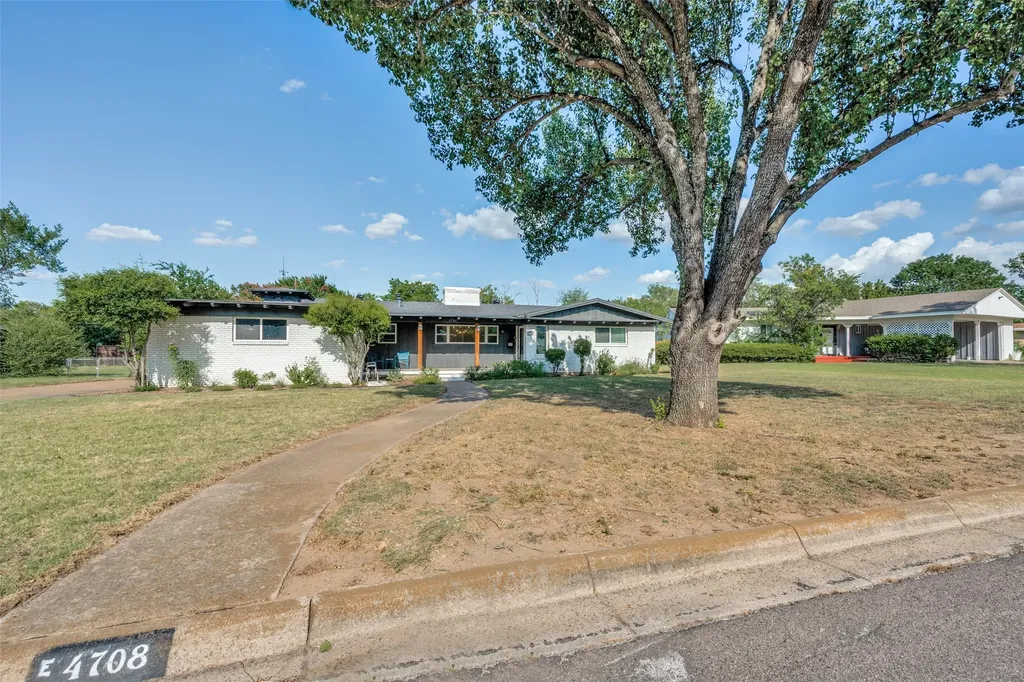 4708 Holiday Lane E North Richland Hills TX 76180
