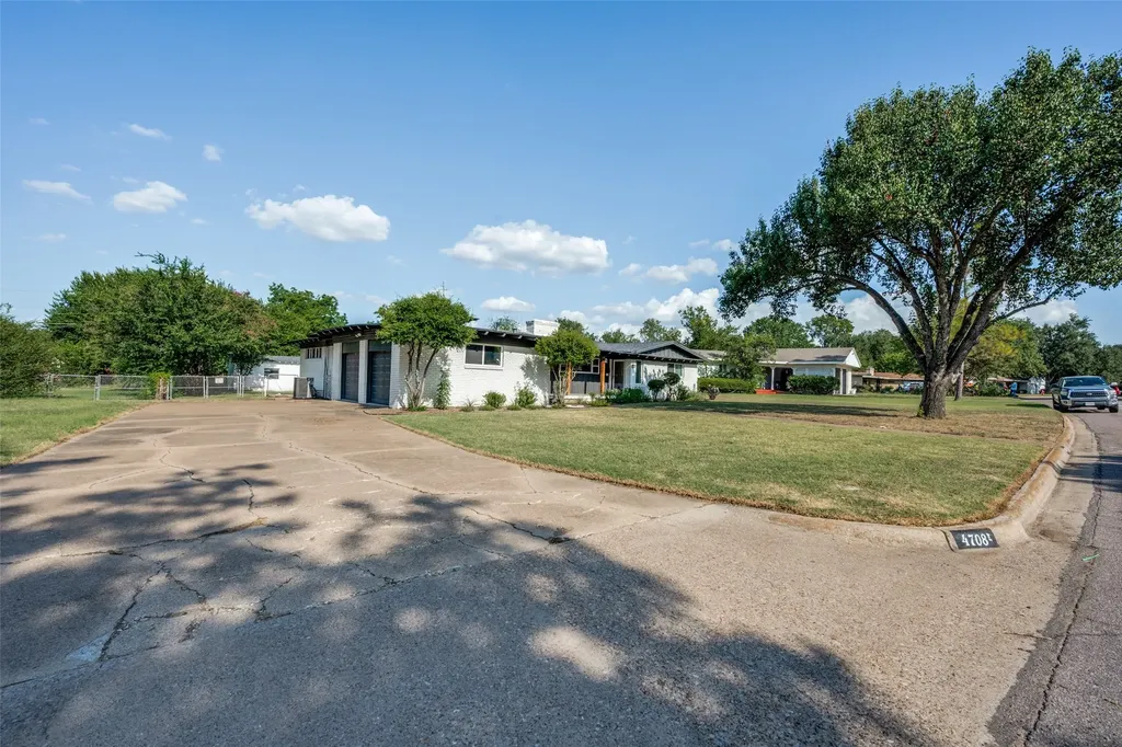 4708 Holiday Lane E North Richland Hills TX 76180