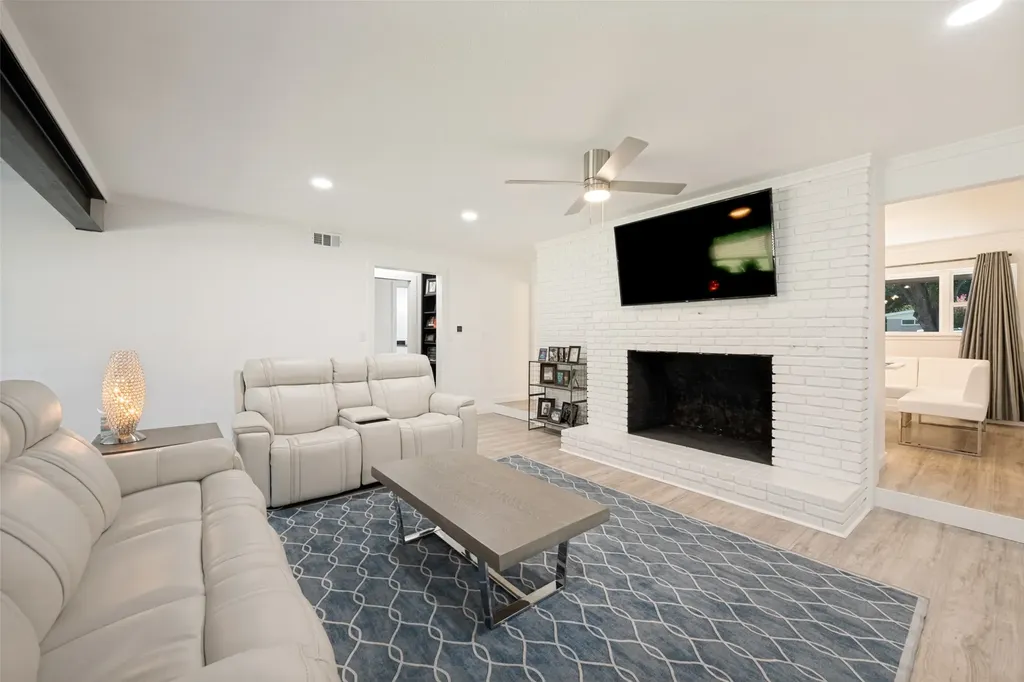 4708 Holiday Lane E North Richland Hills TX 76180