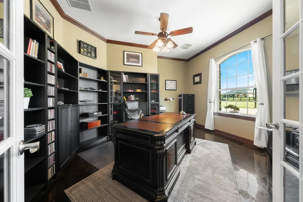 6224 Meadowlands Drive Krum TX 76249
