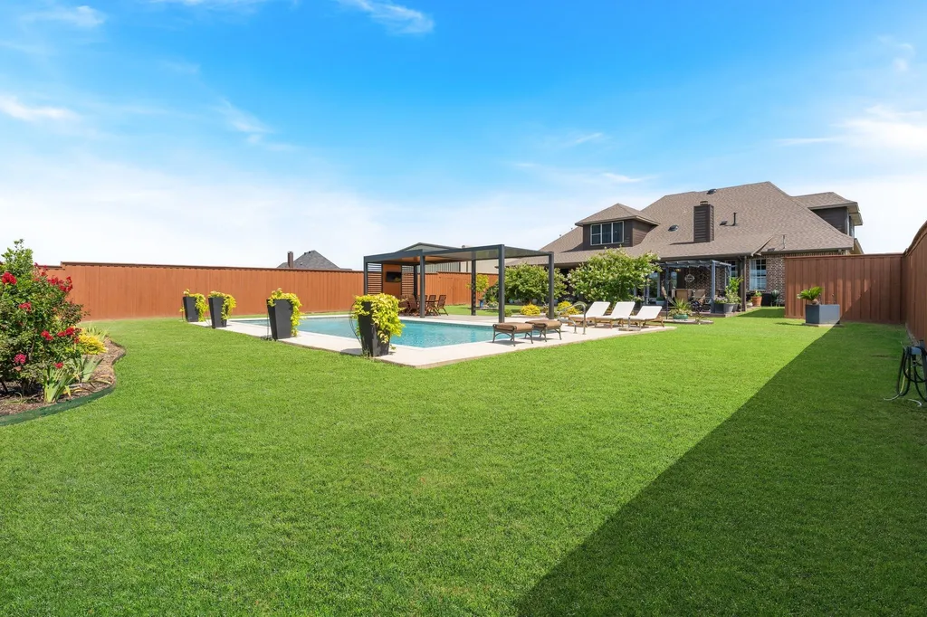 6224 Meadowlands Drive Krum TX 76249