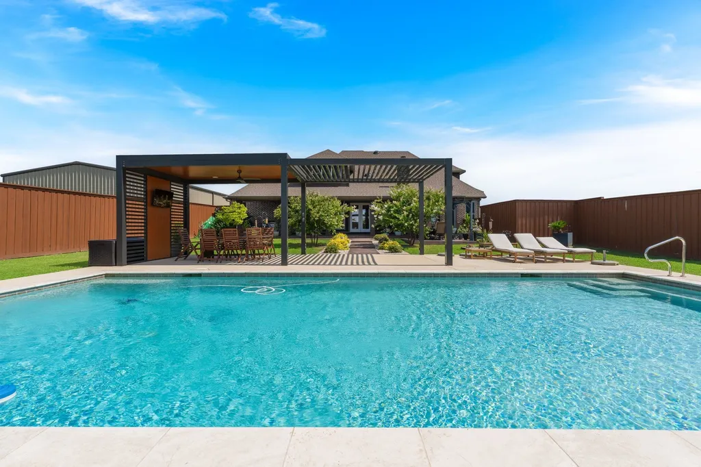 6224 Meadowlands Drive Krum TX 76249