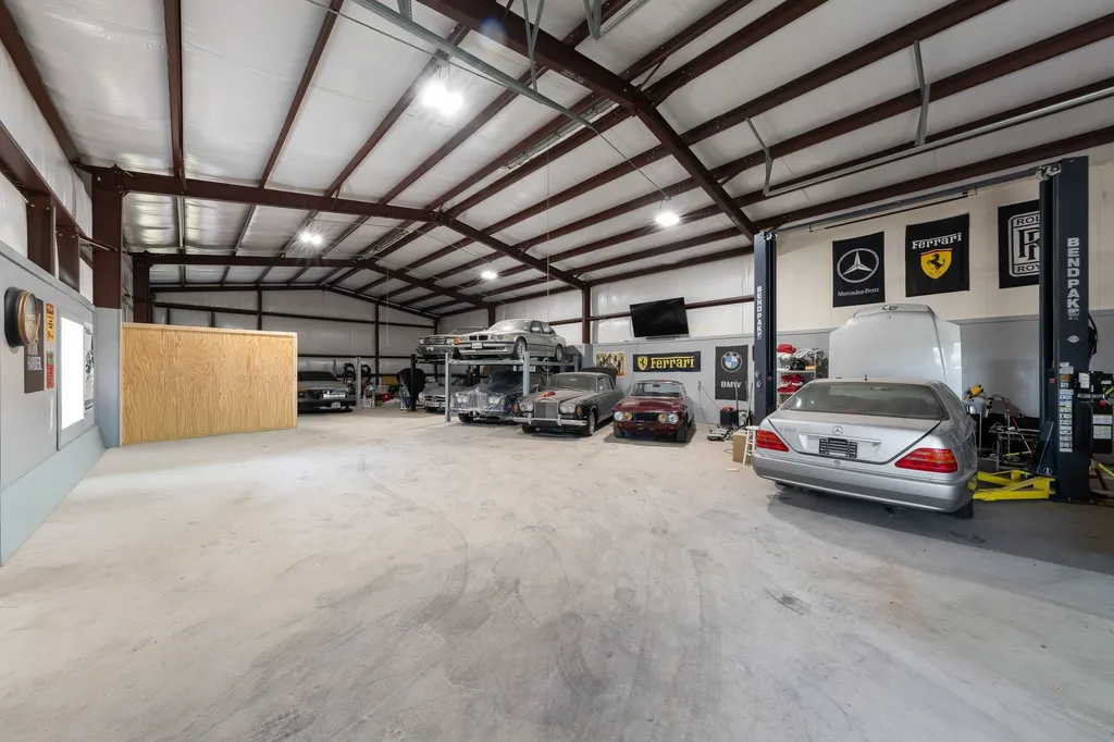 6224 Meadowlands Drive Krum TX 76249