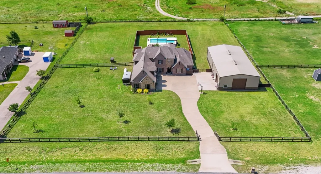 6224 Meadowlands Drive Krum TX 76249