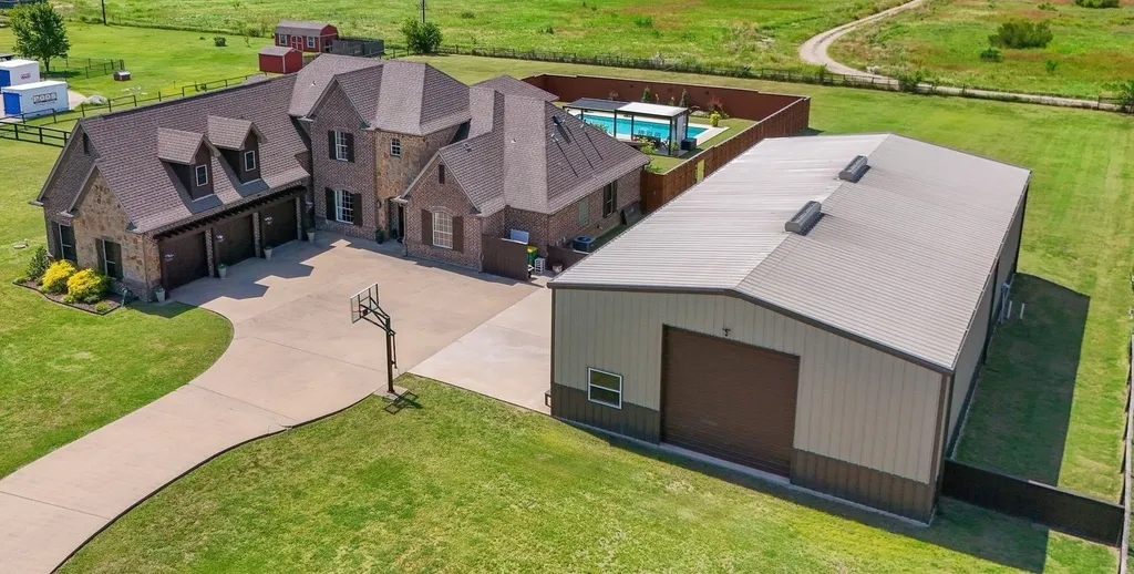 6224 Meadowlands Drive Krum TX 76249