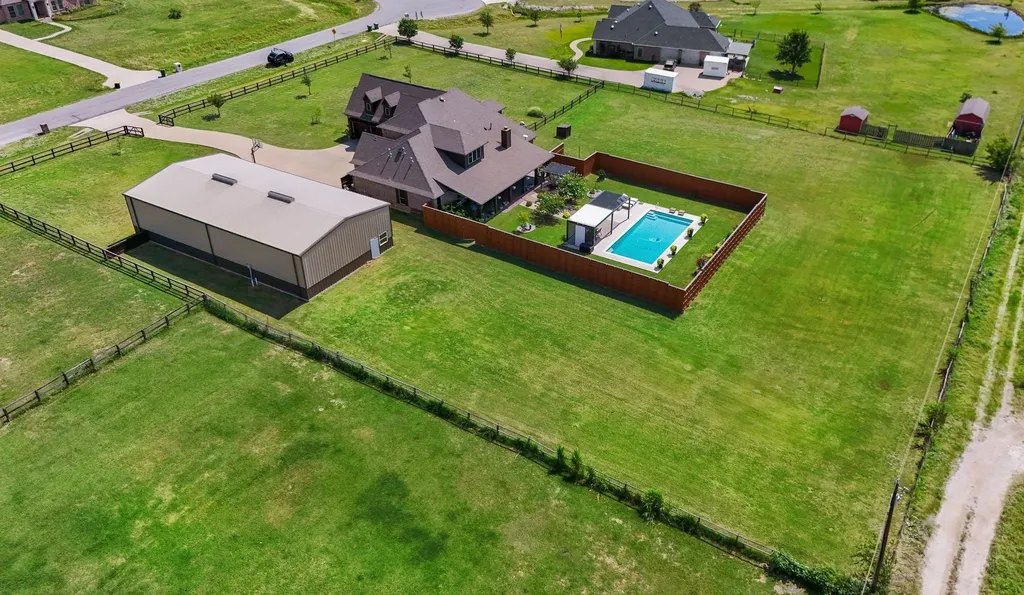 6224 Meadowlands Drive Krum TX 76249