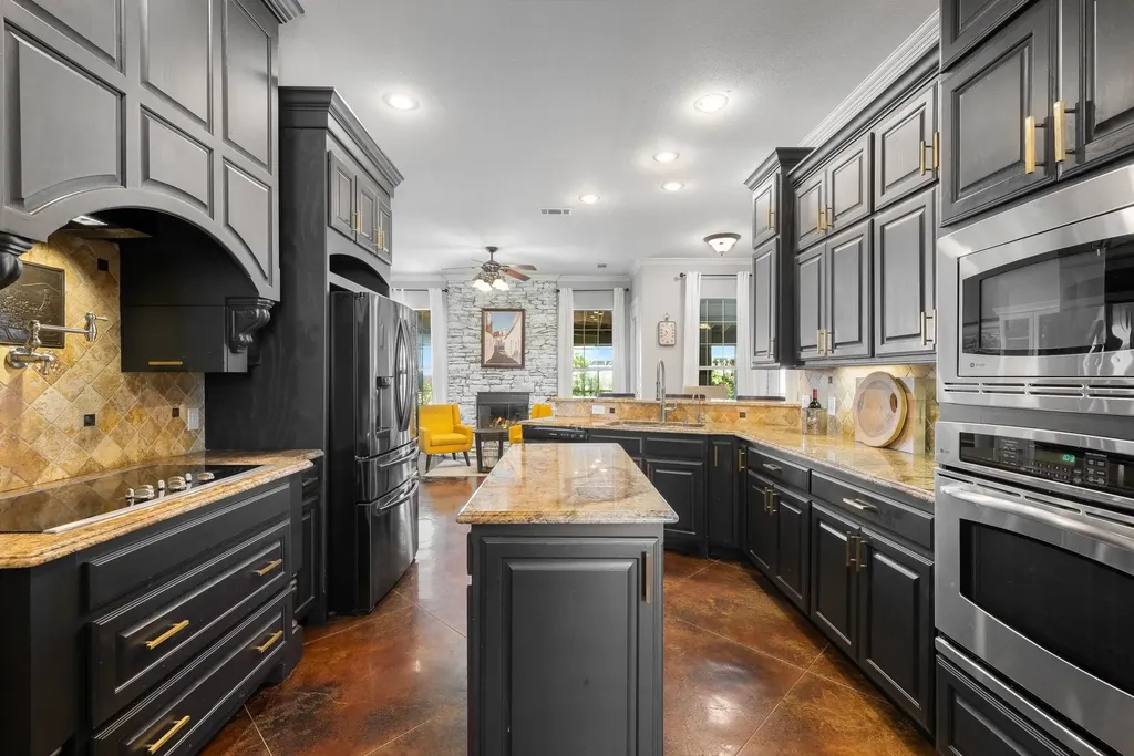 6224 Meadowlands Drive Krum TX 76249