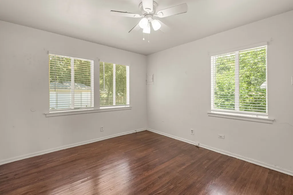 4509 Donnelly Avenue Fort Worth TX 76107