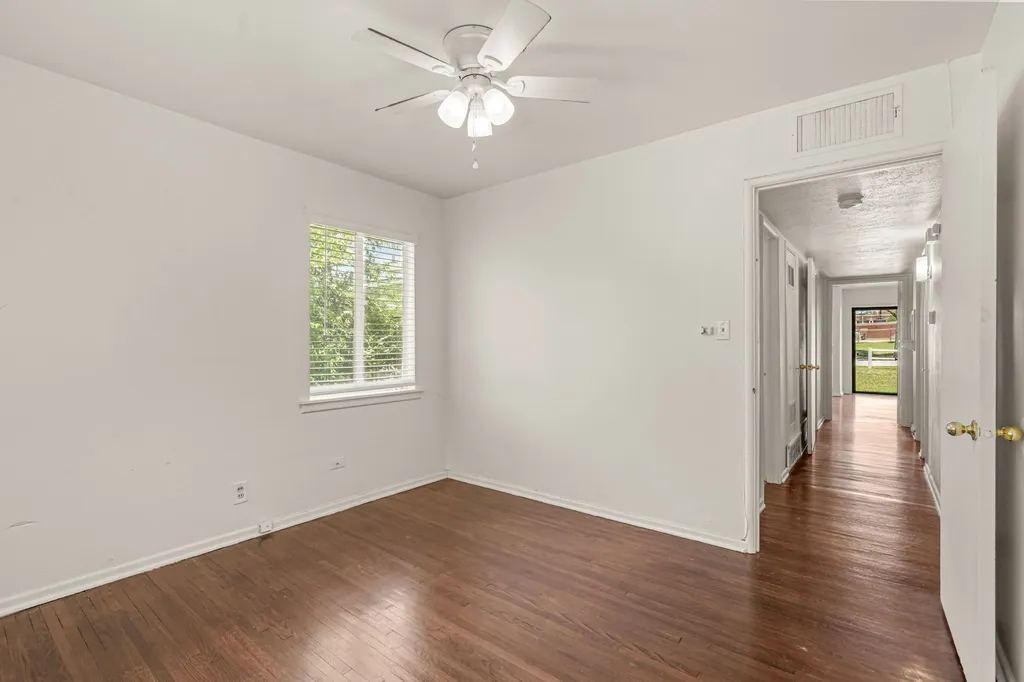4509 Donnelly Avenue Fort Worth TX 76107