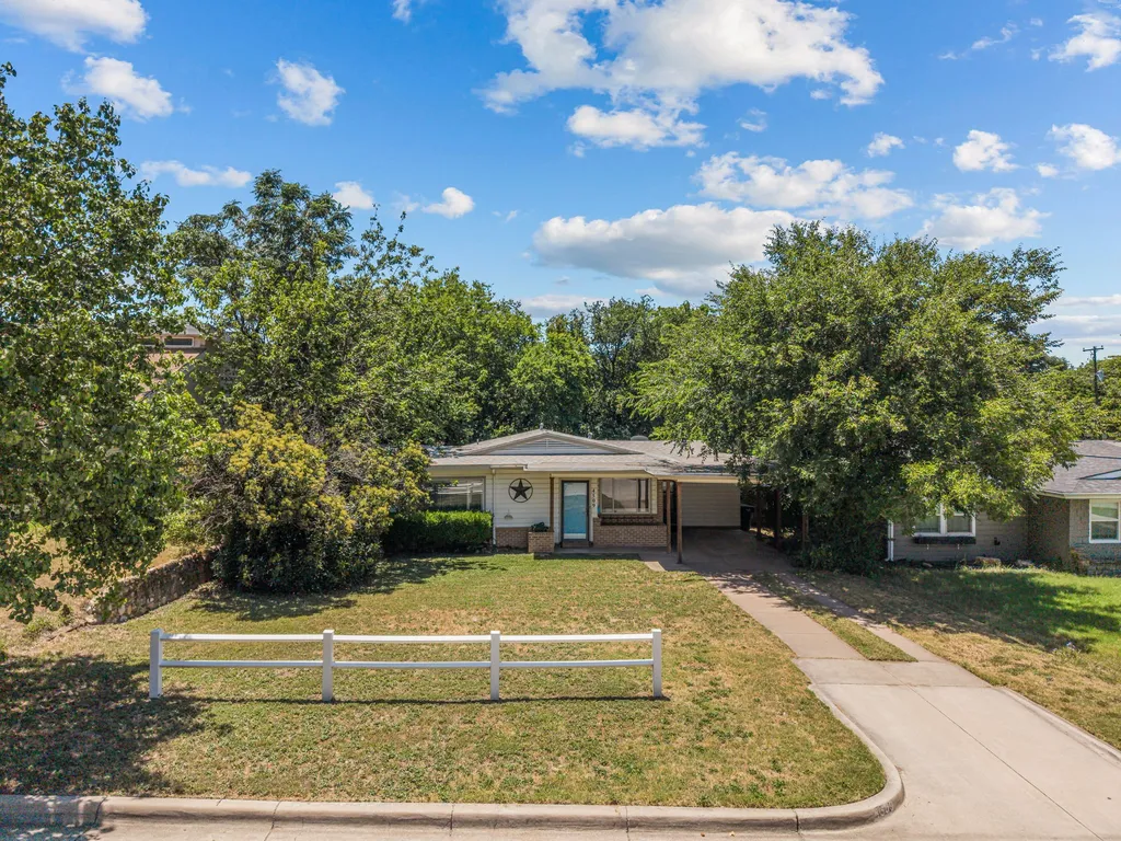 4509 Donnelly Avenue Fort Worth TX 76107