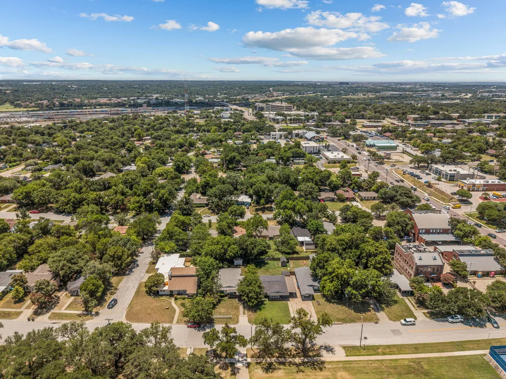 4509 Donnelly Avenue Fort Worth TX 76107
